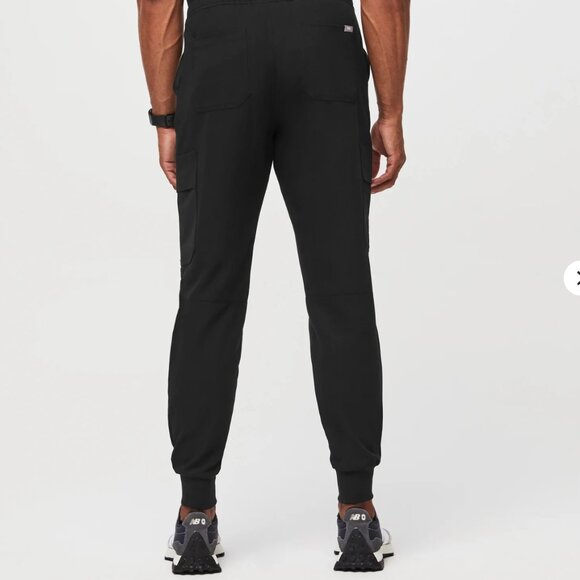 **NEW W TAGS** FIGS Tansen Cargo Utility Jogger Scrub Pants in BLACK - Picture 4 of 7